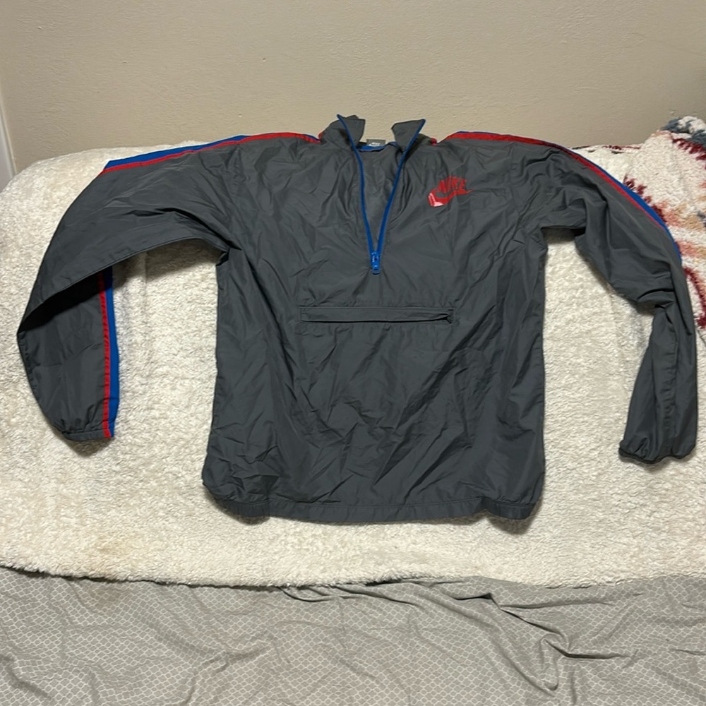 Nike vintage windbreaker size medium